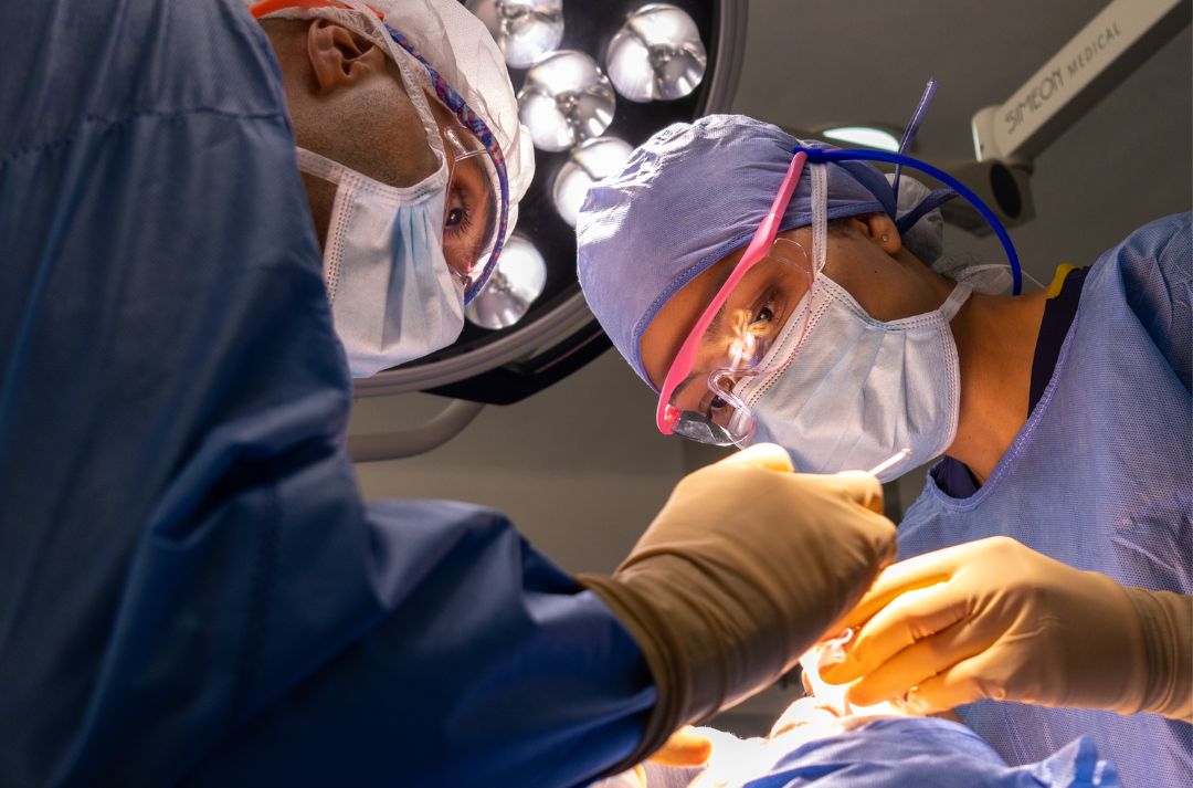 Dra. Stephanía Pinedo cirujana plástica experta en rejuvenecimiento facial Bogotá
