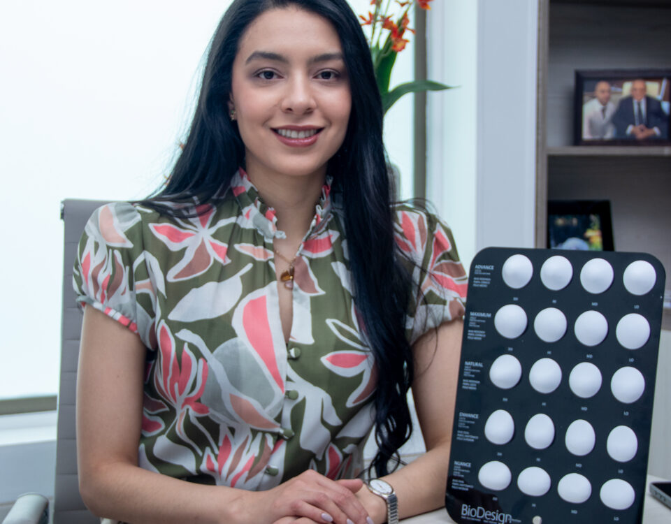 Dra. Stephania Pinedo cirujana plástica certificada SCCP Bogotá Colombia